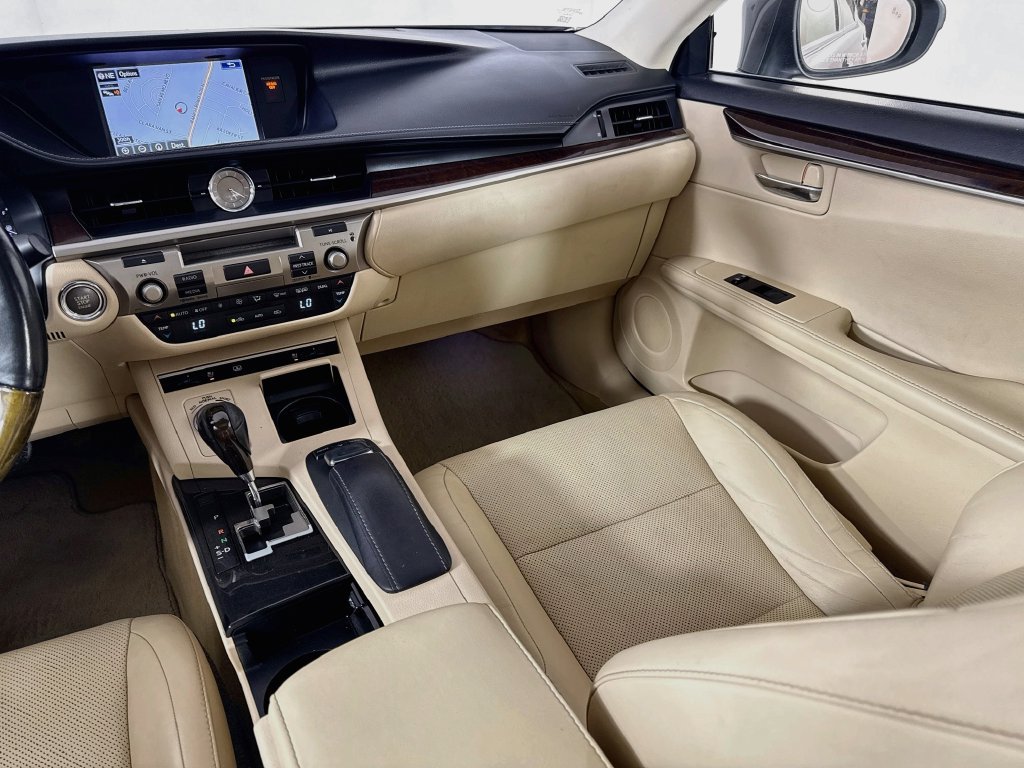 Used 2015 Lexus ES 350 w/ Luxury Package FWD image 24