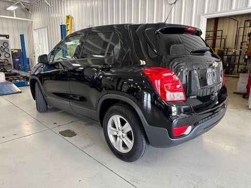 Used 2019 Chevrolet Trax LS w/ Tint and Cruise Package FWD image 5