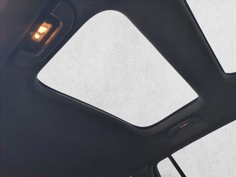 Used 2022 Mercedes-Benz GLB 250 image 19