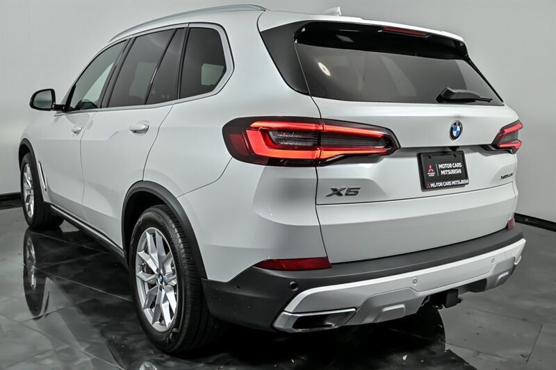 Used 2021 BMW X5 xDrive40i w/ Convenience Package AWD/4WD image 7