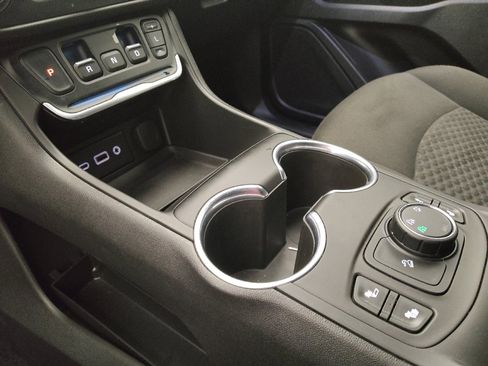 Used 2019 GMC Terrain SLE w/ Driver Convenience Package image 26