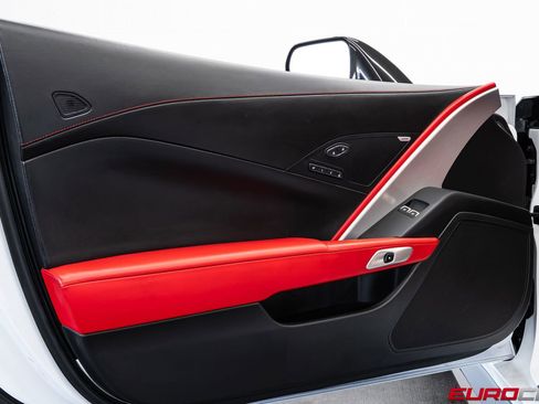 Used 2015 Chevrolet Corvette Z06 w/ 3LZ Preferred Equipment Group image 27