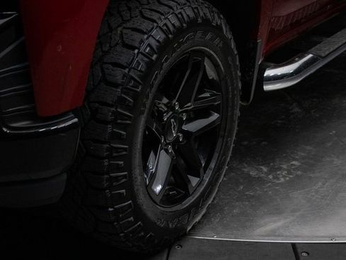 Used 2021 Chevrolet Silverado 1500 LT Trail Boss w/ Convenience Package II image 7