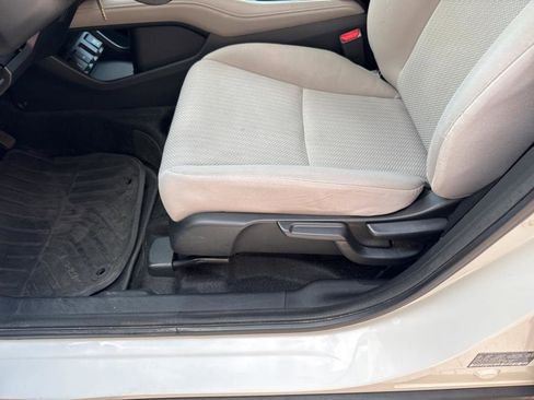 Used 2016 Honda HR-V LX image 24