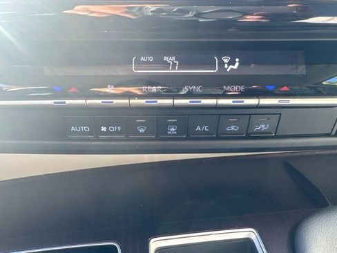 Used 2024 Toyota Sienna LE image 35