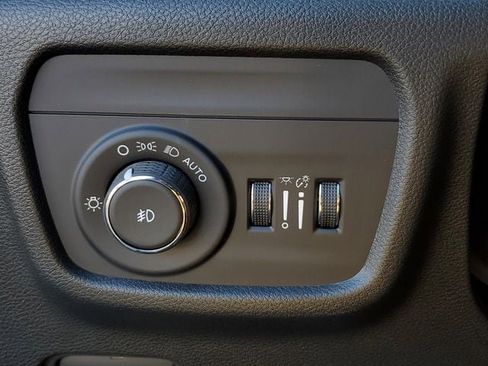 New 2026 Jeep Grand Cherokee Limited w/ Limited Altitude Package RWD image 32