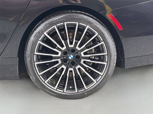 New 2026 BMW i7 xDrive60 w/ Executive Package AWD/4WD image 29