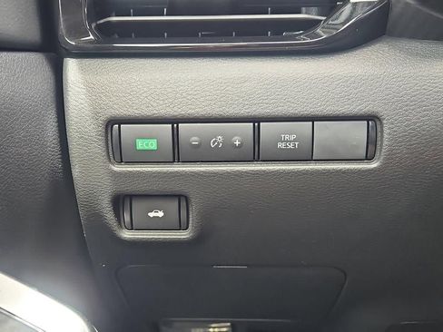 New 2025 Nissan Sentra SR w/ SR Premium Package image 9