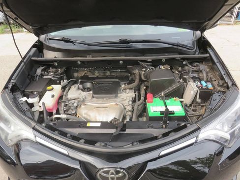 Used 2018 Toyota RAV4 XLE w/ Plus Extra Value Package AWD/4WD image 37