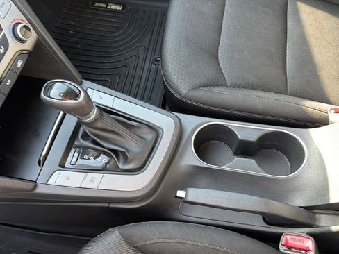 Used 2017 Hyundai Elantra Value Edition image 19