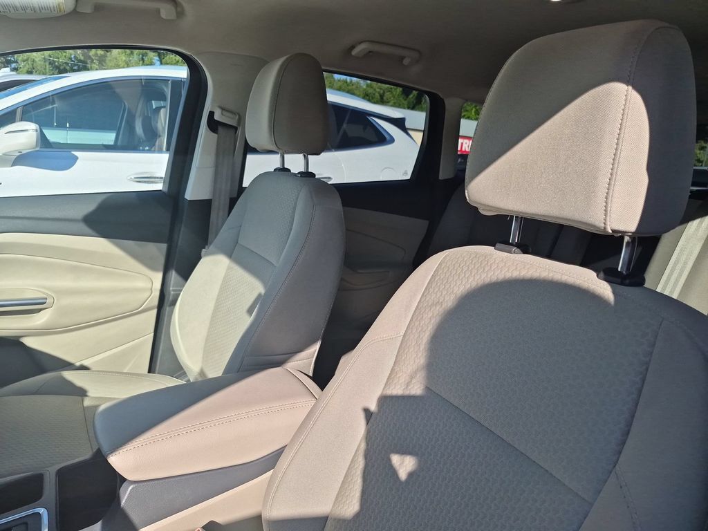 Used 2017 Ford Escape SE FWD image 13