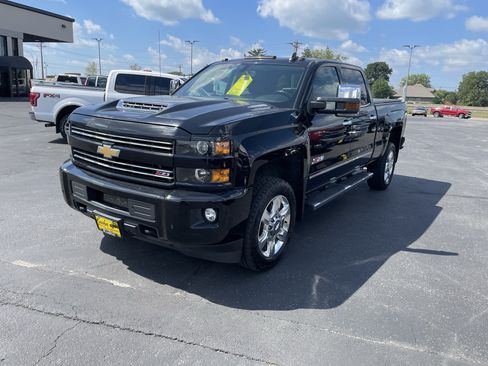 Used 2019 Chevrolet Silverado 2500 LTZ w/ Duramax Plus Package AWD/4WD image 4