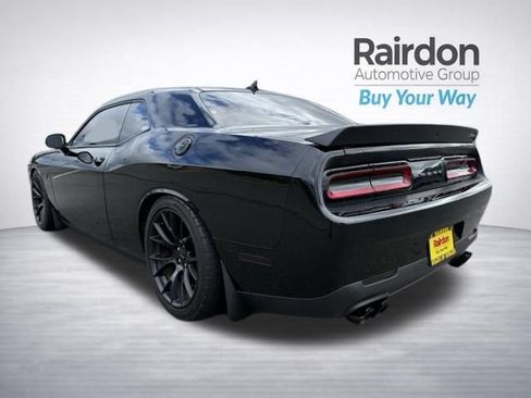 Used 2016 Dodge Challenger SRT Hellcat RWD image 5