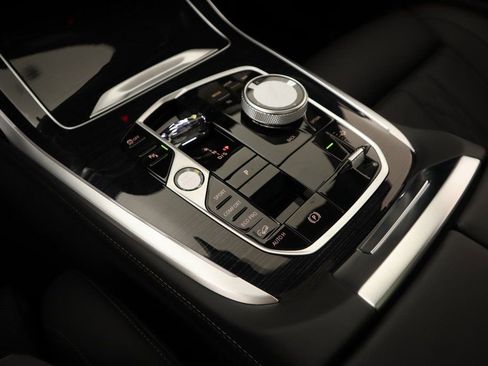 New 2025 BMW X7 M60i AWD/4WD image 9