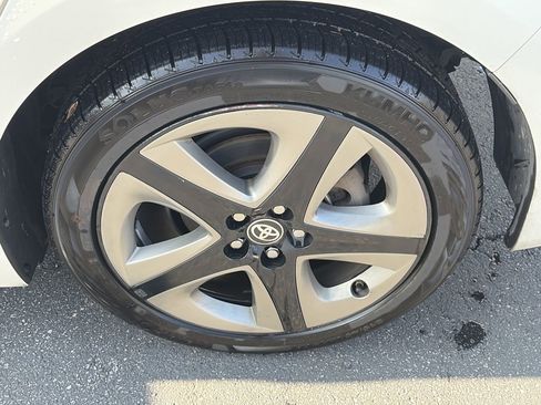 Used 2019 Toyota Prius Limited image 7