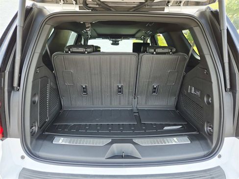 New 2025 GMC Yukon Denali w/ Denali Reserve Package image 18