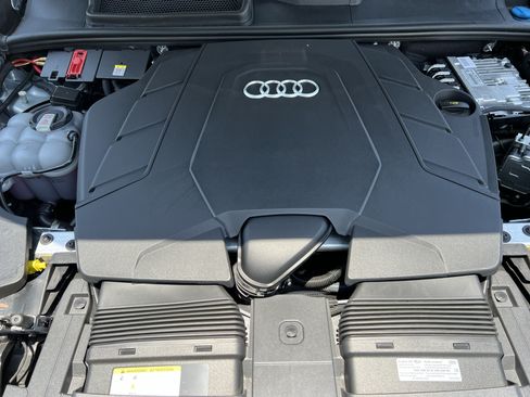 Certified 2024 Audi Q8 Premium AWD/4WD image 36