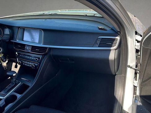Used 2019 Kia Optima LX FWD image 25