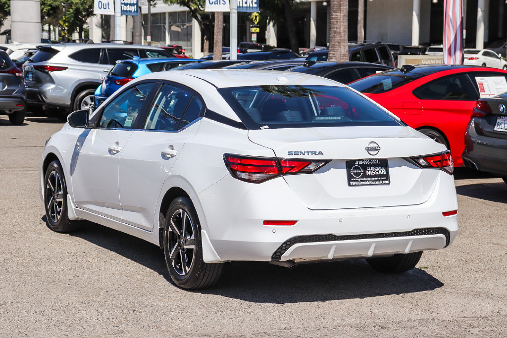 Certified 2025 Nissan Sentra SV FWD image 6
