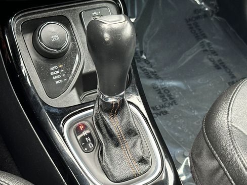Used 2020 Jeep Compass Limited AWD/4WD image 16