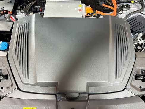 Used 2022 Audi e-tron Premium w/ Convenience Plus Package image 29