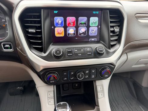 Used 2017 GMC Acadia SLT w/ LPO, Floor Liner Package AWD/4WD image 40