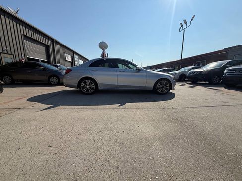 Used 2017 Mercedes-Benz C 300 Sedan image 23