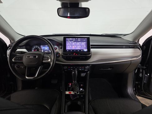 Used 2022 Jeep Compass Limited image 29