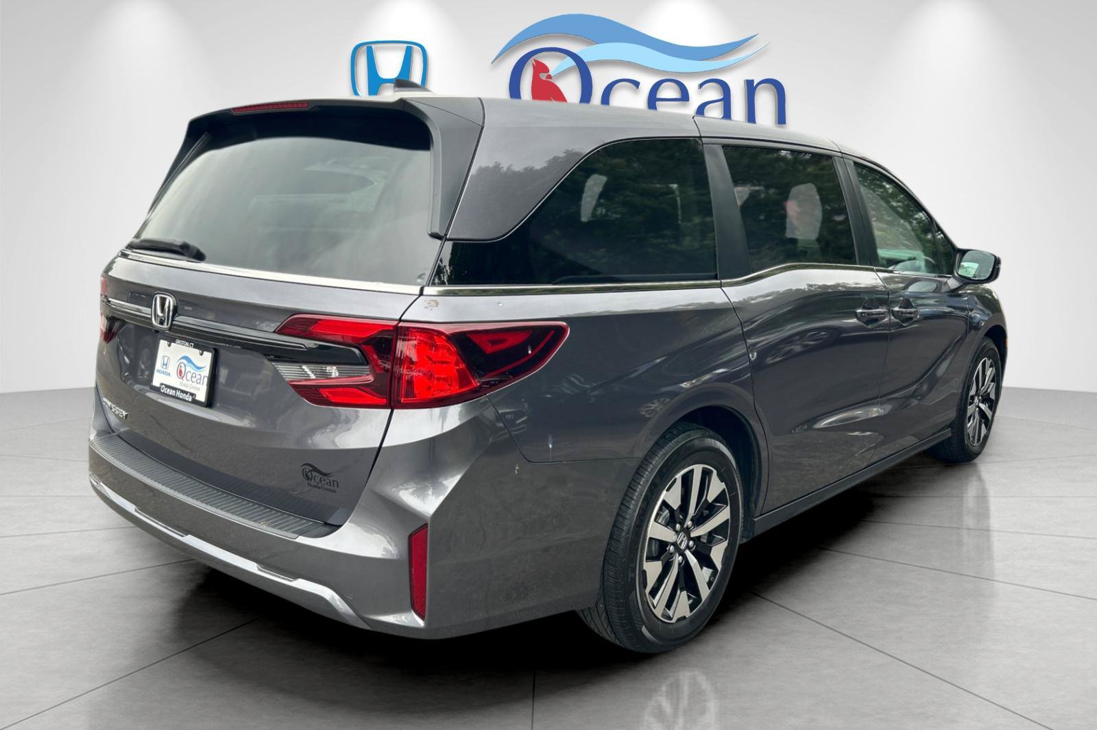 Used 2025 Honda Odyssey EX-L image 3