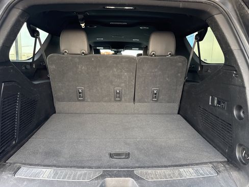 Used 2023 Chevrolet Suburban Premier image 14