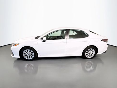 Used 2022 Toyota Camry LE FWD image 6