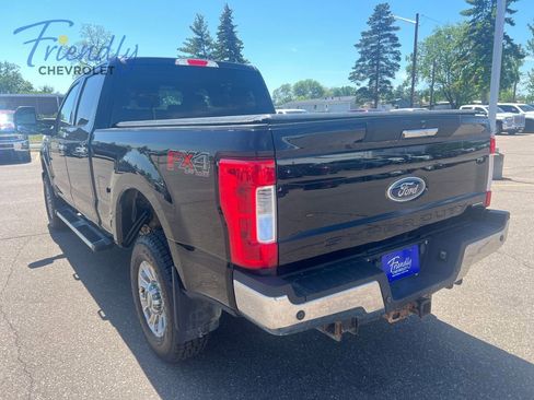 Used 2017 Ford F250 XLT w/ XLT Premium Package AWD/4WD image 4