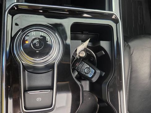 Used 2019 Ford Edge Titanium w/ Cold Weather Package AWD/4WD image 44