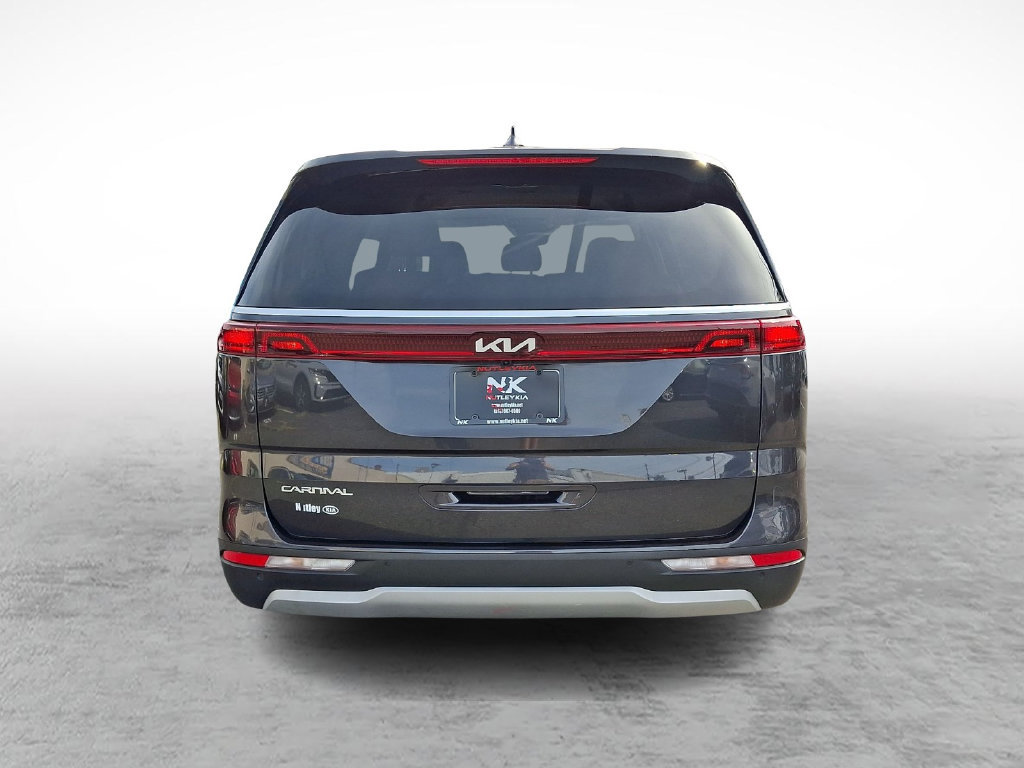 Used 2024 Kia Carnival LX FWD image 5