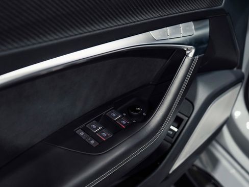 Used 2022 Audi RS 6 image 24