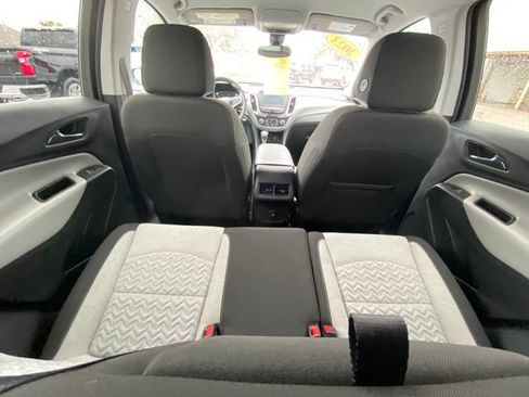 Used 2023 Chevrolet Equinox LS w/ LS Convenience Package FWD image 17