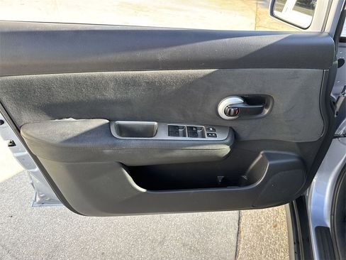 Used 2011 Nissan Versa 1.8 S w/ Plus Pkg image 39