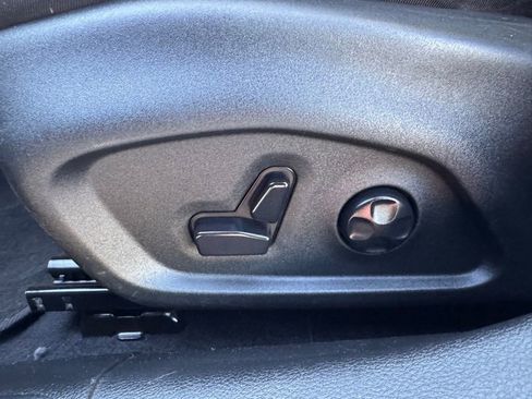 Used 2019 Jeep Compass Latitude w/ Popular Equipment Group image 12