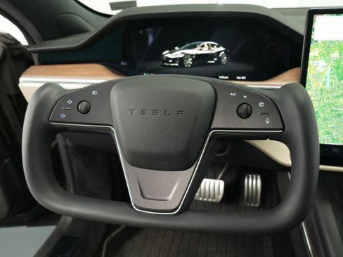 Used 2022 Tesla Model S image 29