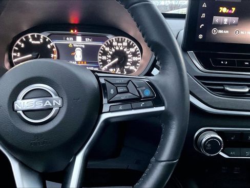 Used 2023 Nissan Altima 2.5 SV w/ SV Premium Package image 18