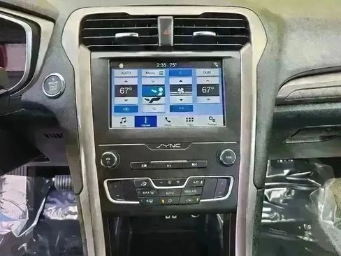 Used 2019 Ford Fusion SE image 14