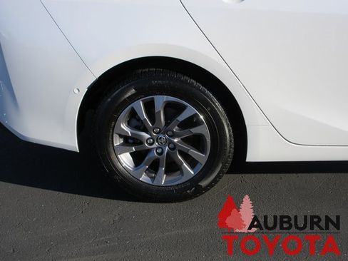 Certified 2021 Toyota Prius Limited image 4