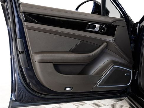 Used 2021 Porsche Panamera image 47