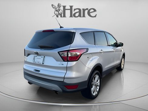 Used 2017 Ford Escape SE w/ SE Cold Weather Package AWD/4WD image 5