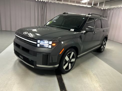 Used 2024 Hyundai Santa Fe Limited image 3