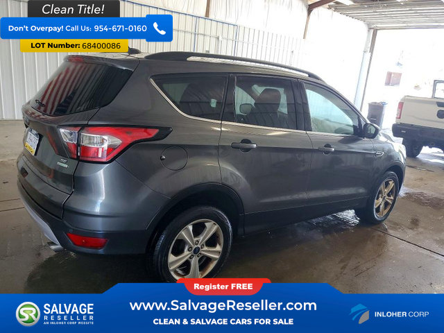Used 2017 Ford Escape SE w/ Equipment Group 201A FWD image 4