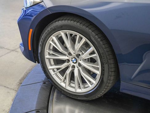 Used 2023 BMW 330i Sedan w/ Driving Assistance Package RWD image 9