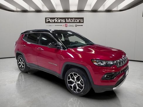 Used 2025 Jeep Compass Limited AWD/4WD image 8