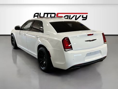 Used 2023 Chrysler 300 S w/ Comfort Group RWD image 5