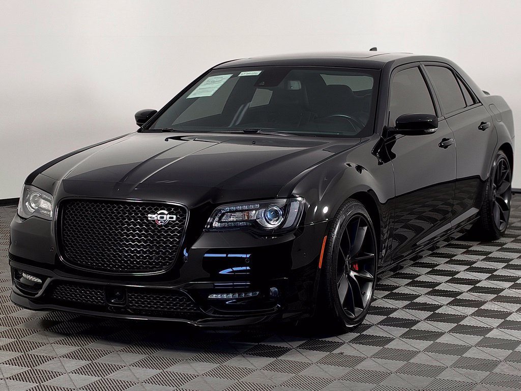 Used 2023 Chrysler 300 C RWD image 3